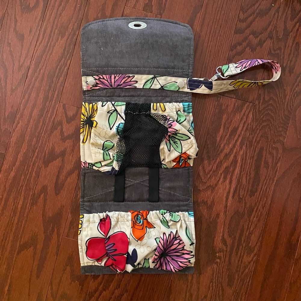 LILLYBIT uptown diaper clutch in floral NWOT